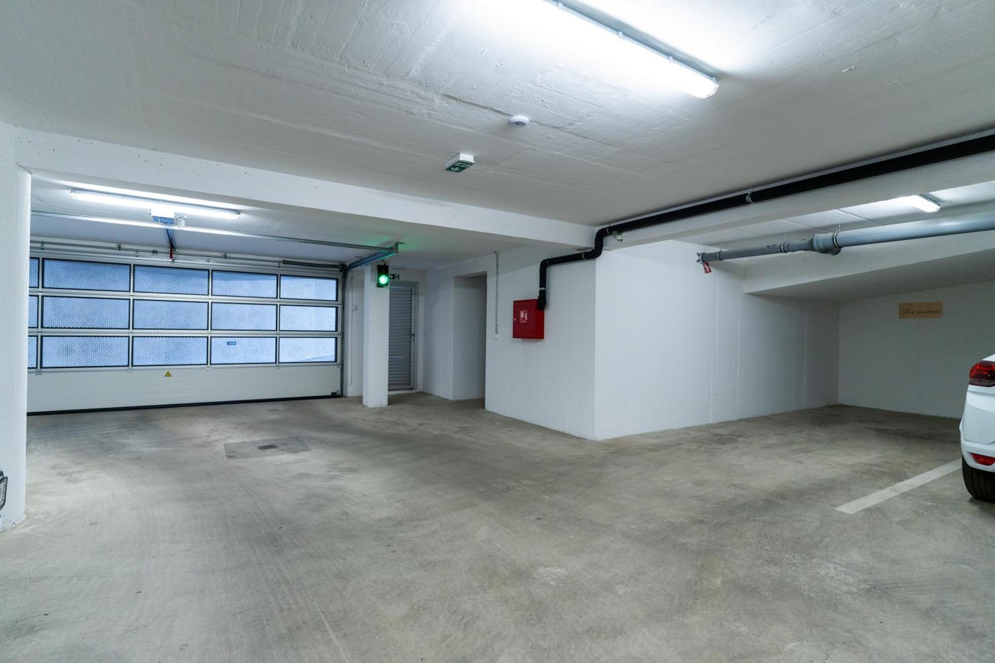 Tres Fenestras Zadar - Private Parkingアパートメント エクステリア 写真